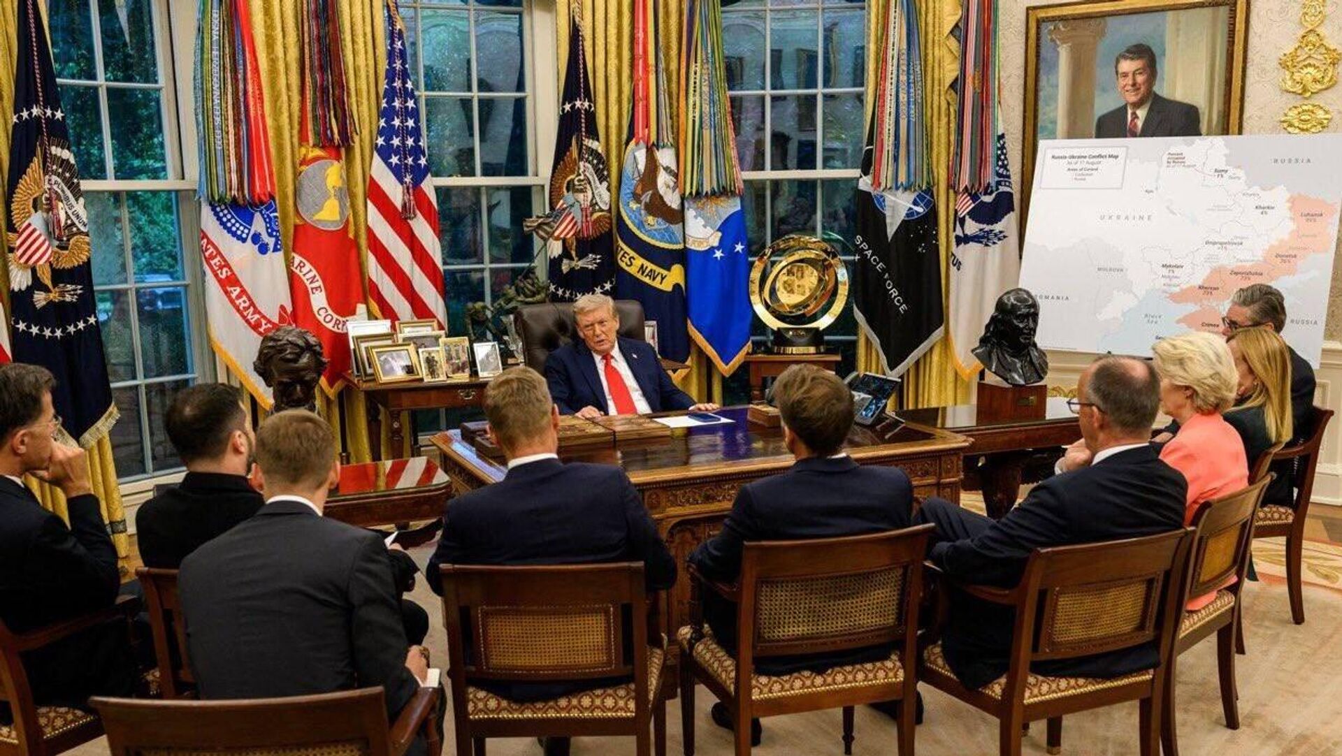 Встреча Дональда Трампа с европейскими лидерами и Владимиром Зеленским в Белом доме - ПРАЙМ, 1920, 22.08.2025