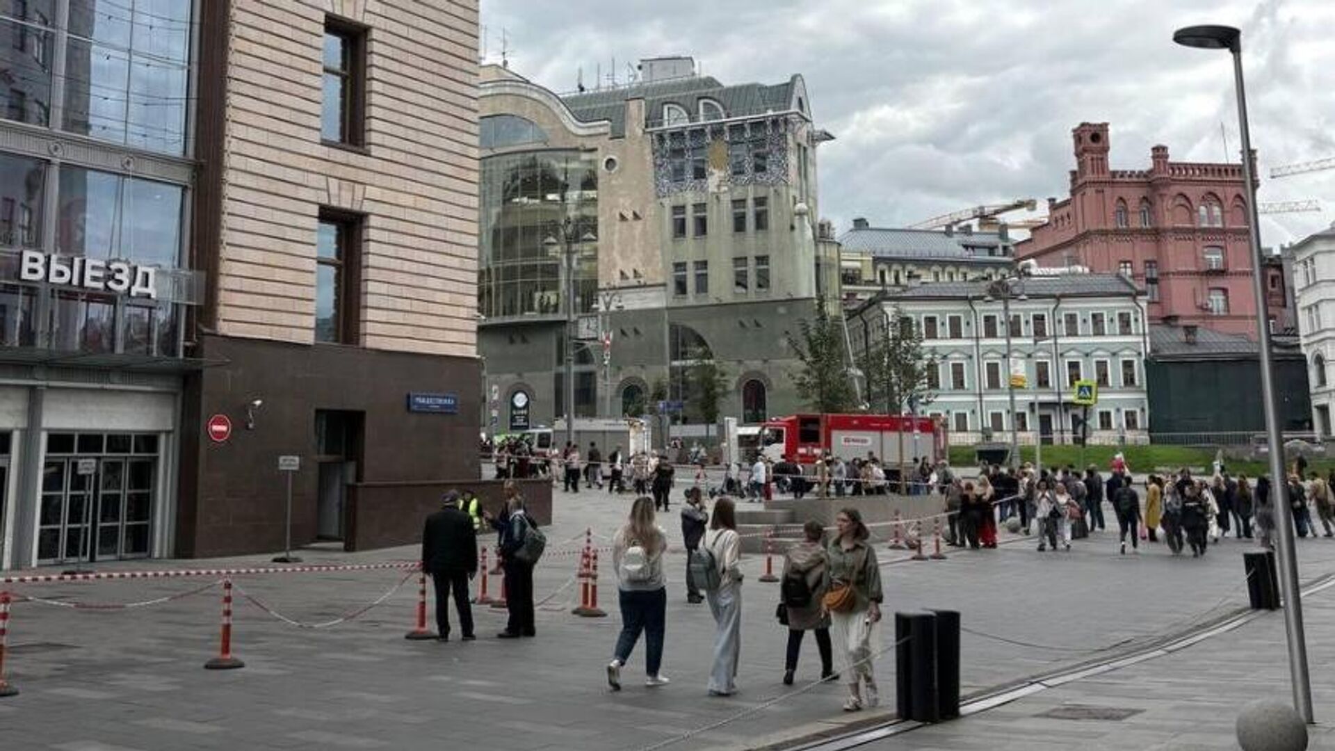 Обстановка возле Детского мира в Москве Обстановка возле Детского мира в Москве - ПРАЙМ, 1920, 24.08.2025