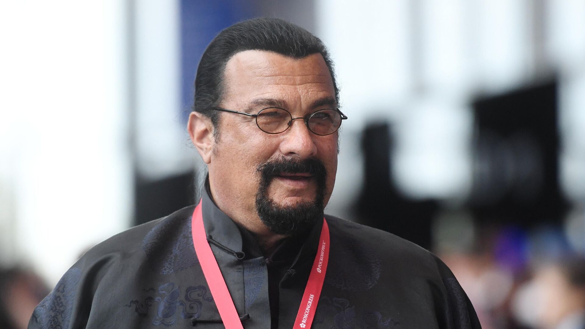 Актер, продюсер Стивен Сигал на Петербургском международном экономическом форуме 2019  - ПРАЙМ, 1920, 27.08.2025