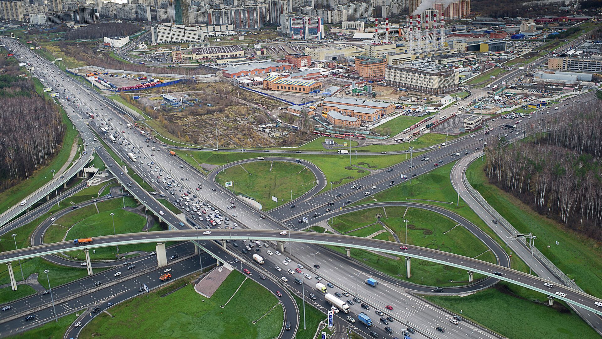 Дорожная развязка МКАД в районе Киевского шоссе - ПРАЙМ, 1920, 31.08.2025