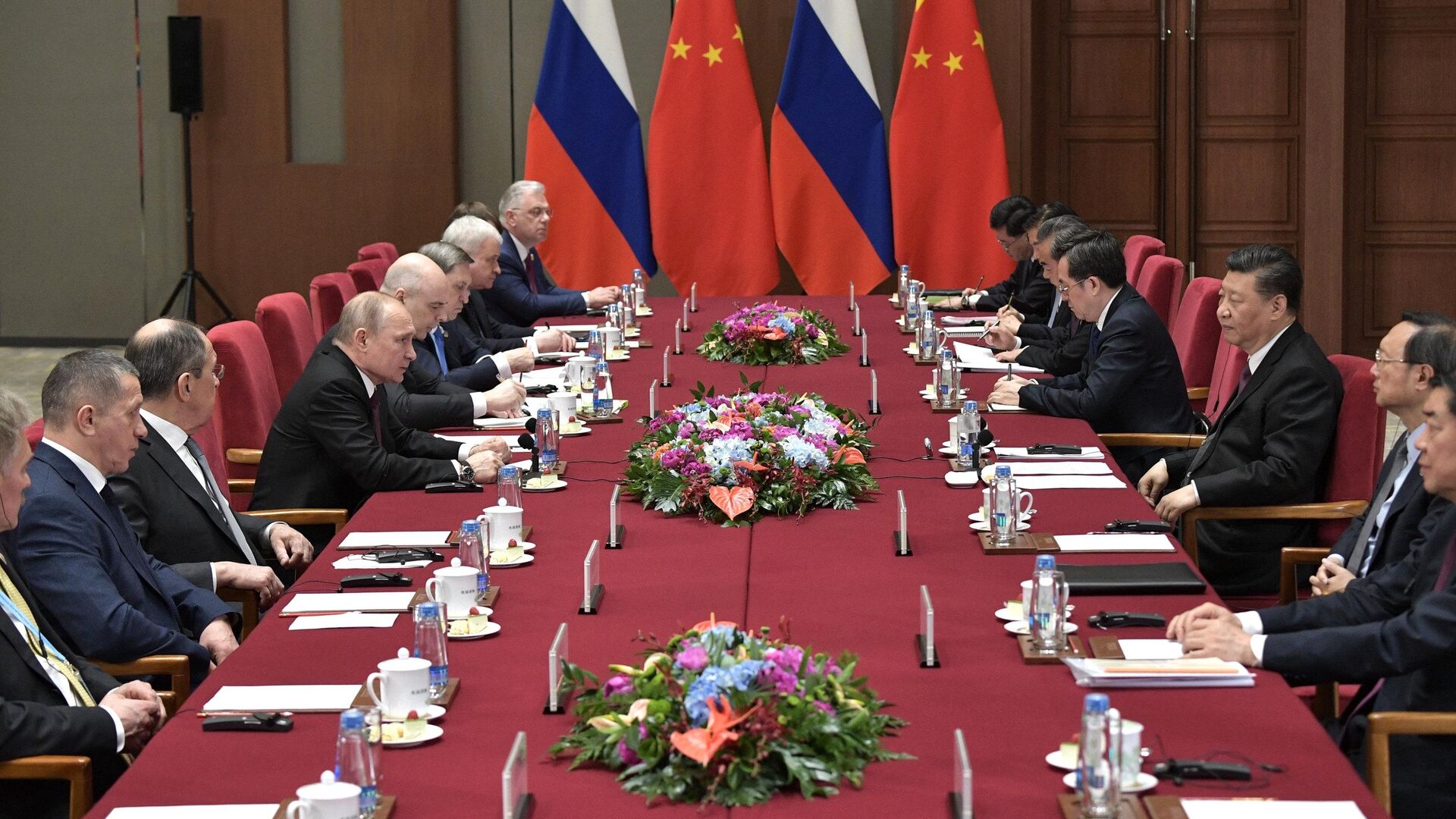 Президент РФ Владимир Путин и председатель Китайской народной республики (КНР) Си Цзиньпин во время встречи в Пекине - ПРАЙМ, 1920, 03.09.2025