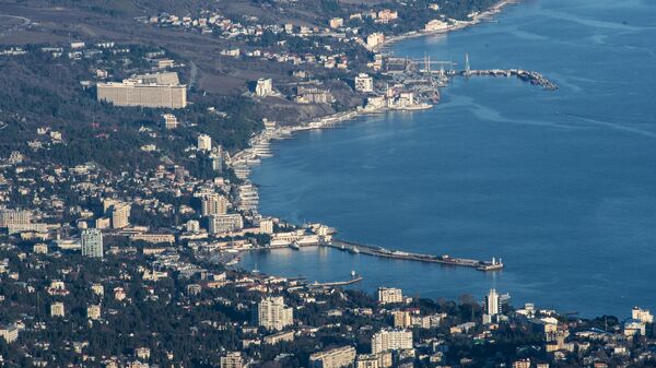 Вид на Ялту с горы Ай-Петри в Крыму