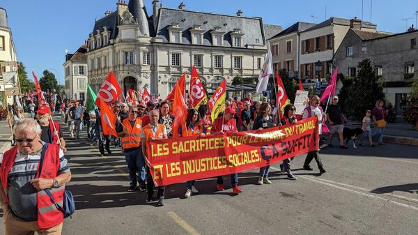 Участники протестных акций во Франции. 18 сентября 2025 Участники протестных акций во Франции. 18 сентября 2025