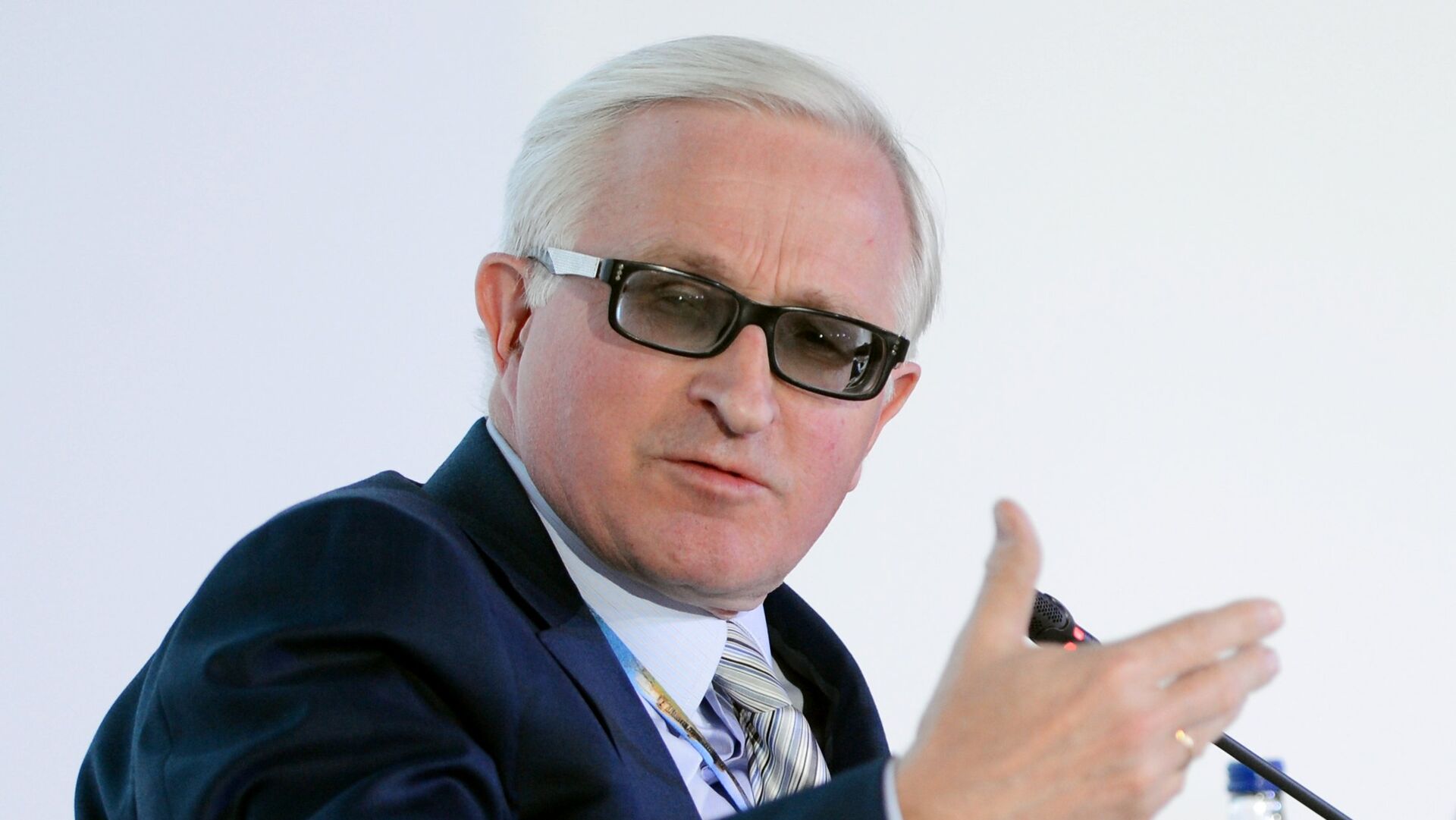 Панельная сессия Международная торговля, занятость, малые и средние предприятия и предпринимательство в рамках ПМЭФ 2015 - ПРАЙМ, 1920, 09.10.2025