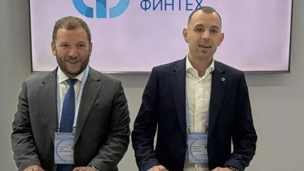 Финансовый маркетплейс Сравни и Банк Уралсиб объявили о подписании соглашения о стратегическом сотрудничестве в рамках Форума Финополис – 2025