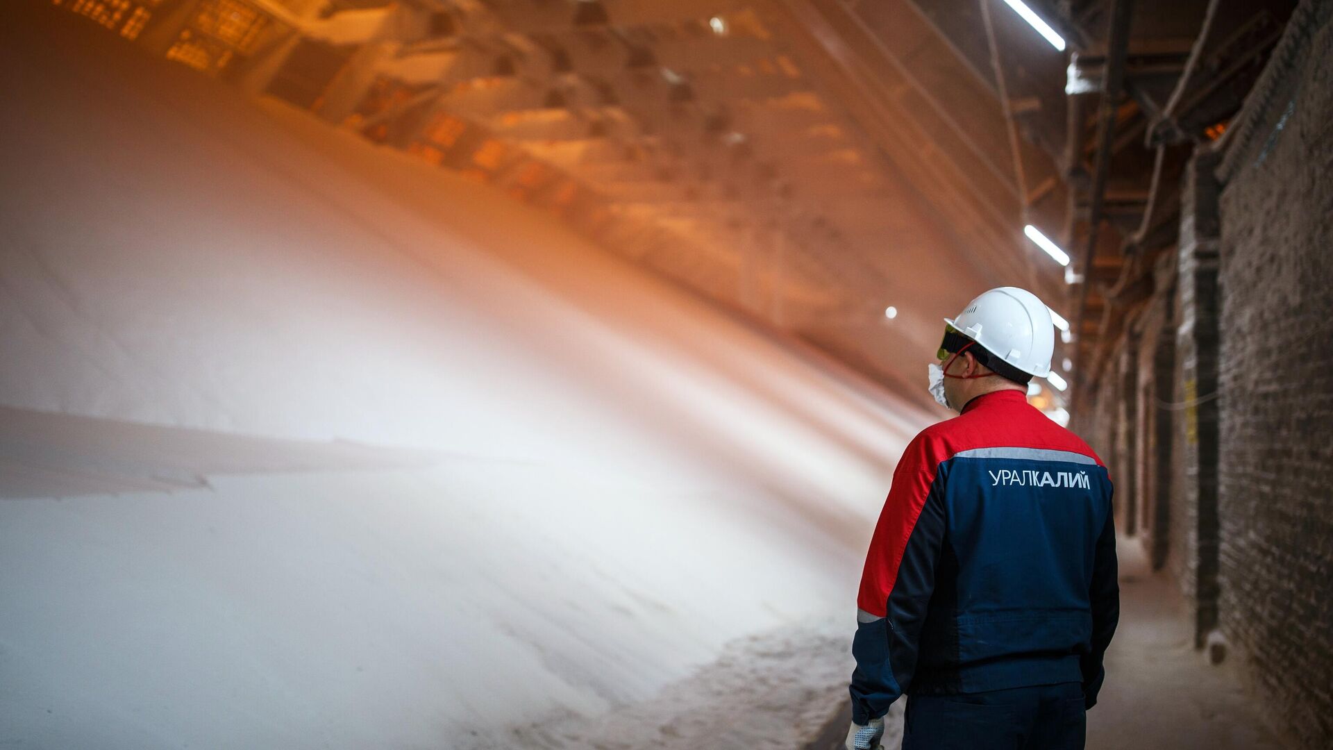 Калийные удобрения на складе готовой продукции - ПРАЙМ, 1920, 12.11.2025