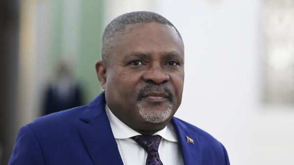  Посол Республики Ангола в РФ Аугушту да Силва Кунья