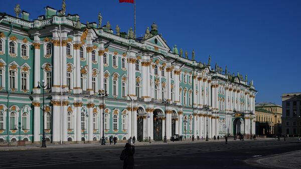 Здание Государственного Эрмитажа на Дворцовой площади в Санкт-Петербурге