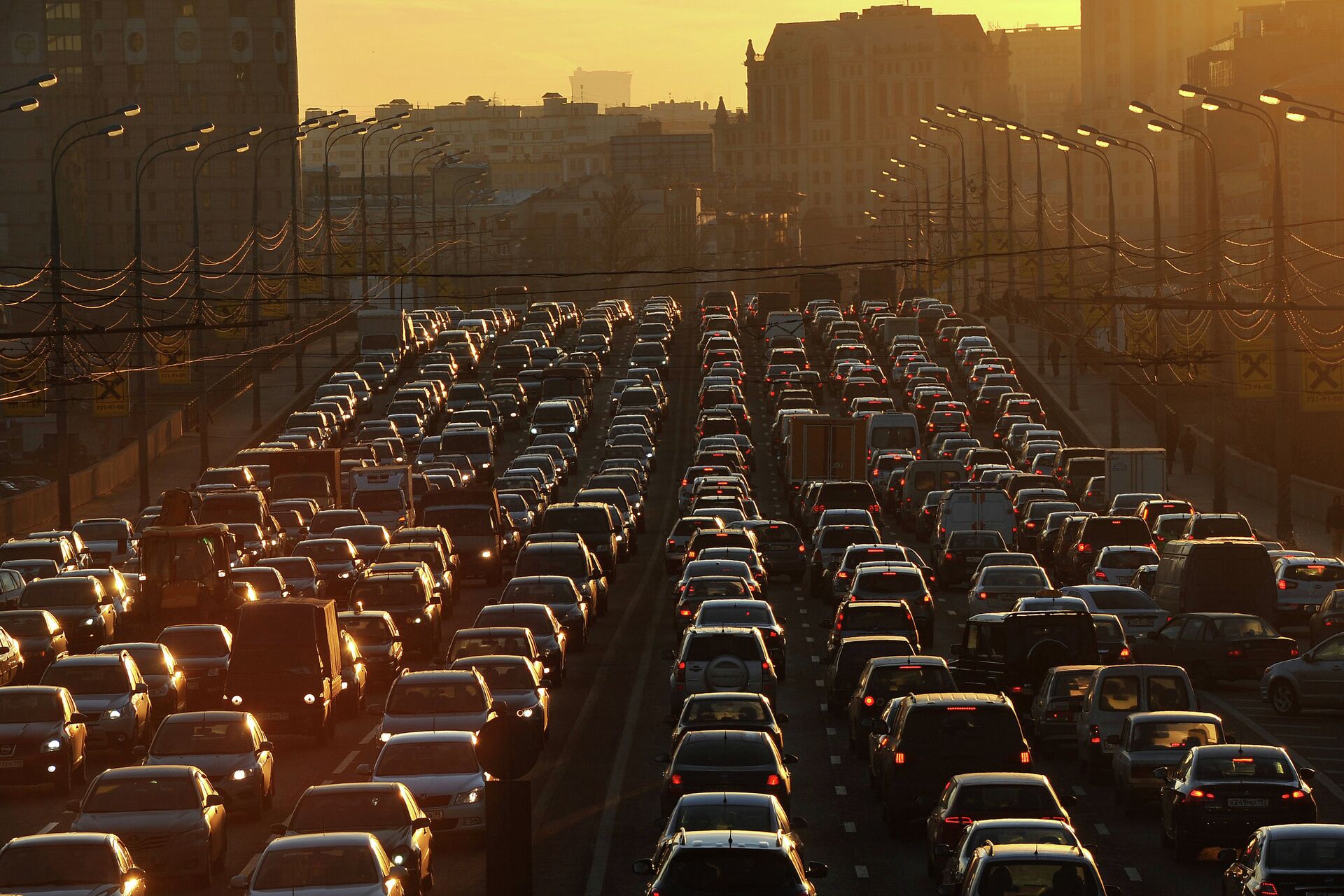 #Автомобильные пробки на улицах Москвы - ПРАЙМ, 1920, 04.12.2021