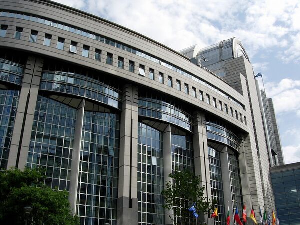 %Здание Европарламента в Брюсселе