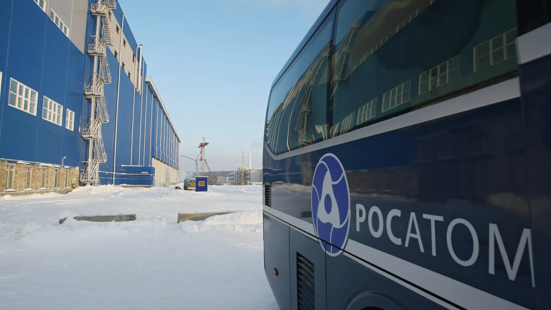 Автобус с логотипом Росатома - ПРАЙМ, 1920, 31.01.2022