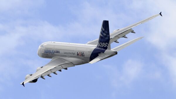 Самолет Airbus A380 Самолет Airbus A380