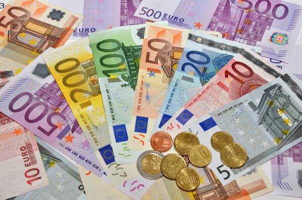 %Банкноты и монеты евро