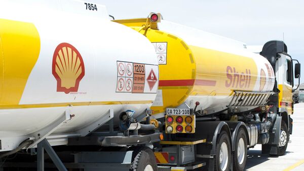 Бензовоз компании Shell