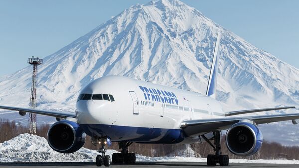 *Самолет Boing-777-300 компании Трансаэро