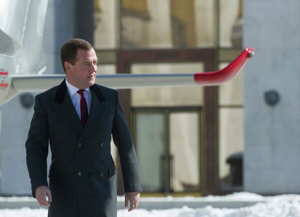 Премьер-министр России Дмитрий Медведев заработал 5,8 миллиона рублей. В 2011 году заработок Медведева, являвшегося тогда президентом, составил согласно декларации более 3,371 миллиона рублей.