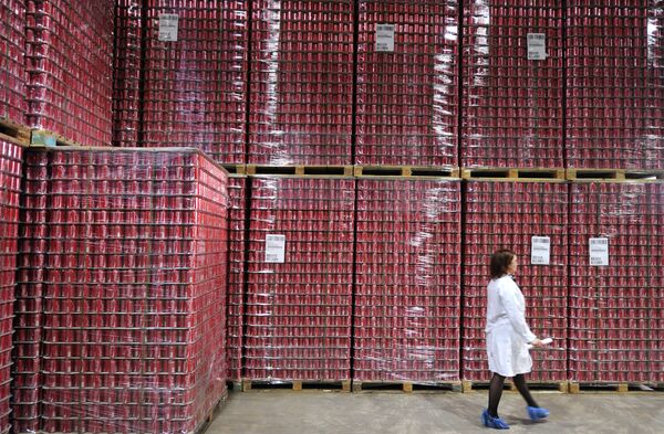 Склад готовой продукции завода Coca-Cola