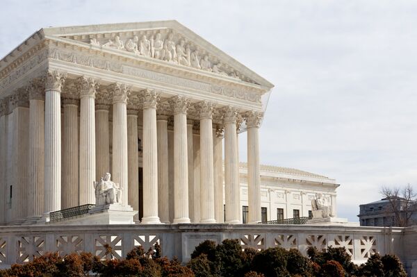% Здание Верховного суда США в Вашингтоне