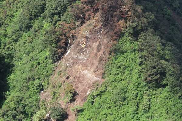 Место катастрофы самолёта SSJ-100 (Индонезия, склон горы Салак)