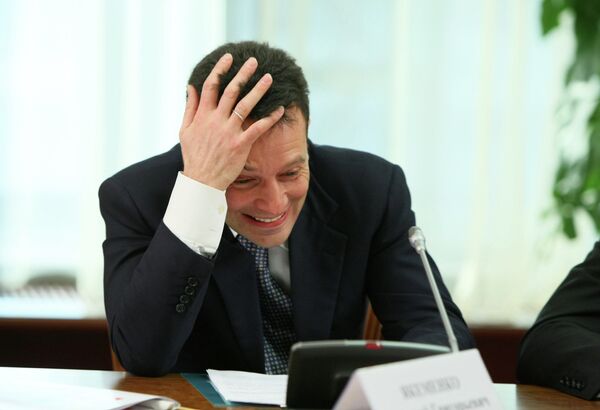 13 июня 2012 года основатель движения Наши, глава Федерального агентства по делам молодежи (Росмолодежь) Василий Якеменко был освобожден от должности по собственному желанию.