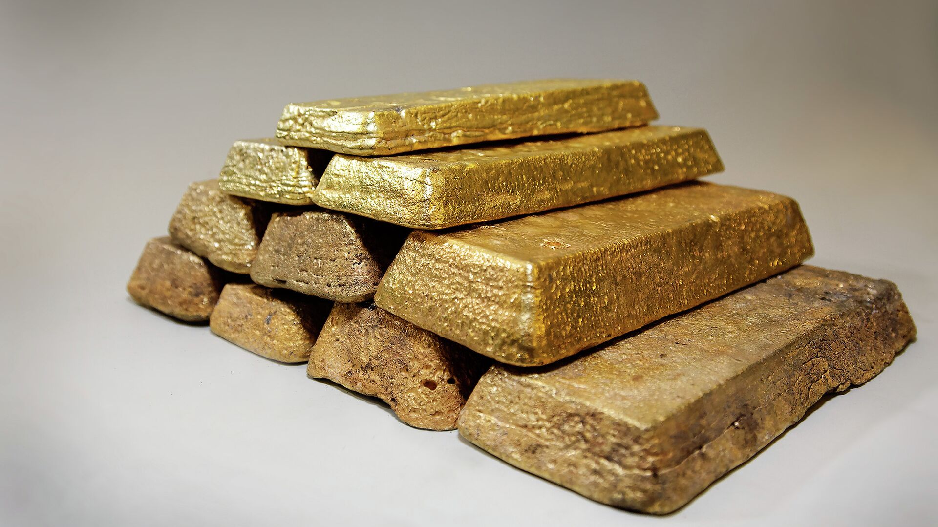 %Слитки золота - ПРАЙМ, 1920, 05.04.2024