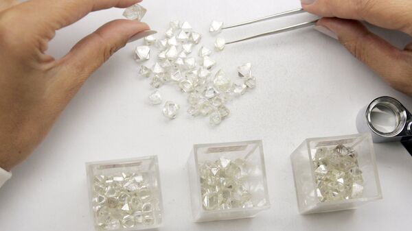 Оценка алмазов в центре сортировки АК Алроса Оценка алмазов в центре сортировки АК Алроса