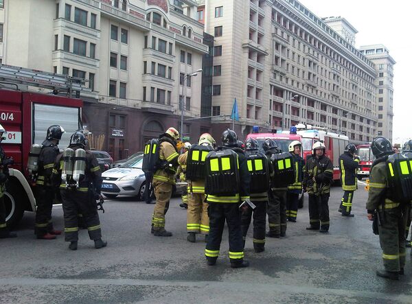 Станцию метро Охотный ряд в центре Москвы закрыли из-за пожара