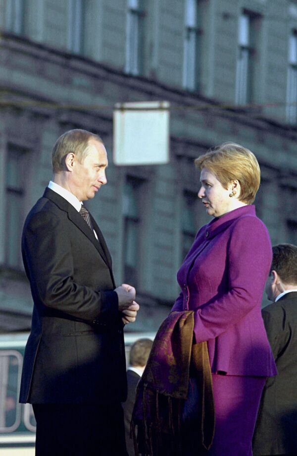 Владимир и Людмила Путины на набережной Санкт-Петербурга
