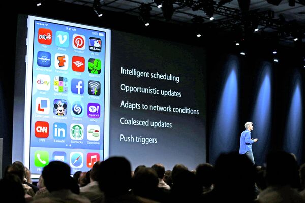 Apple показала iOS 7