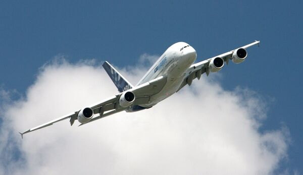 %Самолет Airbus A380