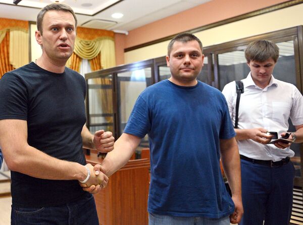 Алексей Навальный и Петр Офицеров