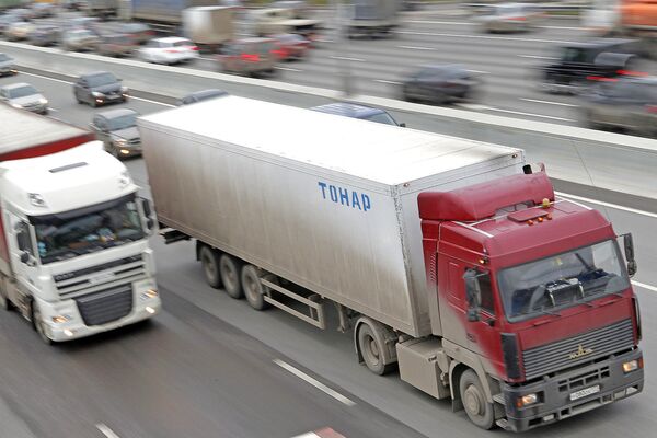 Введение платы с тяжелых грузовиков планируется перенести почти на год