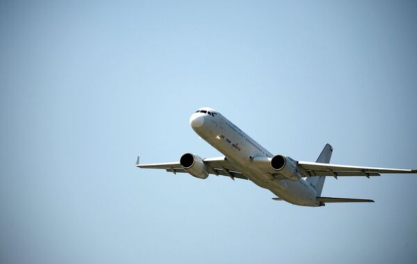 Ту-204СМ - новый среднемагистральный пассажирский самолет в семействе Ту-204/Ту-214, отличающийся улучшенными летно-техническими и эксплуатационными характеристиками и в полной мере учитывающий опыт эксплуатации предыдущих самолетов.