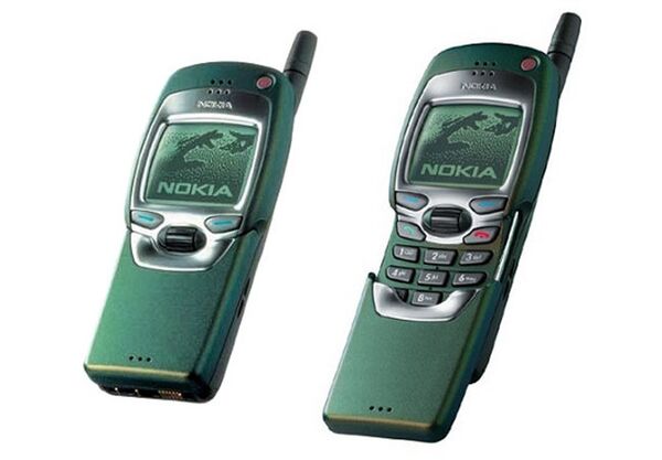 В 1999 году Nokia запустила телефон Nokia 7110, обладающий веб-функциями, включая электронную почту