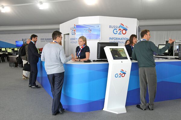 Стойка информации в Международном пресс-центре саммита G20