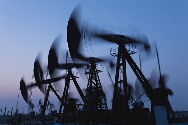Минэнерго: Объем добычи нефти в России в 2013 г был рекордным с 1990-х гг
