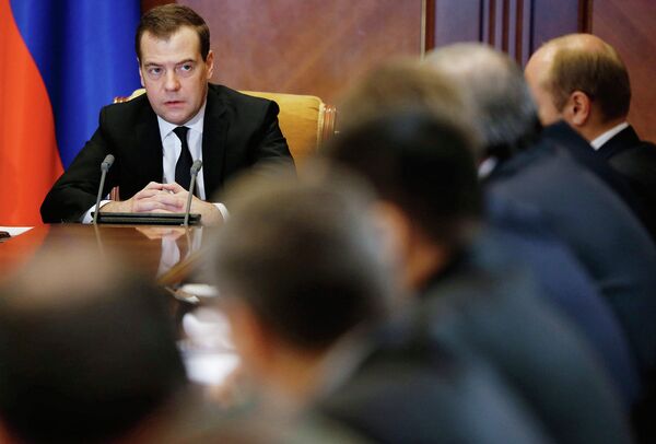 Медведев передумал выводить чиновников из советов директоров госкомпаний