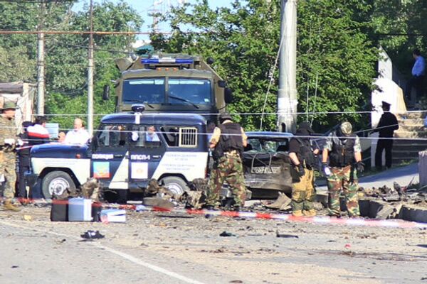 Взрывы у здания управления службы судебных приставов в Махачкале