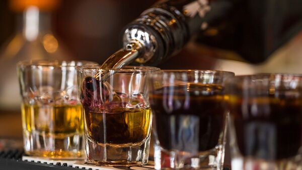 Счетная палата сообщает о росте в 1,5 раза доли нелегального алкоголя в России за год