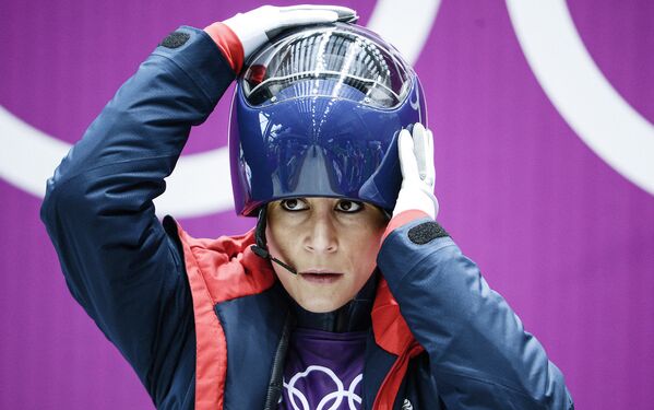 Шелли Радмен (Великобритания) во время тренировки по скелетону среди женщин на XXII зимних Олимпийских играх в Сочи.
