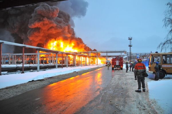 12 февраля в 18 часов 05 минут поступило сообщение о возгорании на территории ЗАО «Рязанская нефтеперерабатывающая компания». На место происшествия незамедлительно выехали пожарные подразделения местного гарнизона пожарной охраны.