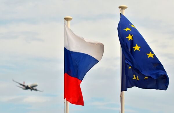 %Флаги России и ЕС