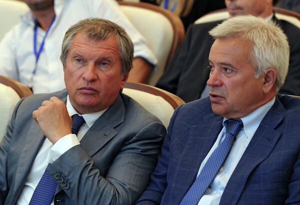 *Глава Роснефти Игорь Сечин и президент Лукойла Вагит Алекперов