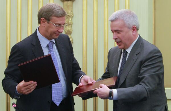 Подписание соглашения между ОАО АНК Башнефть и НК Лукойл