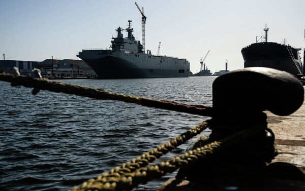 Десантный корабль Владивосток класса Мистраль в доках французской компании SNX France
