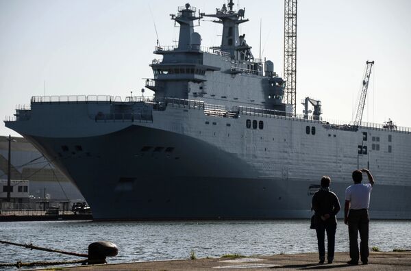 Десантный корабль Владивосток класса Мистраль в доках французской компании SNX France