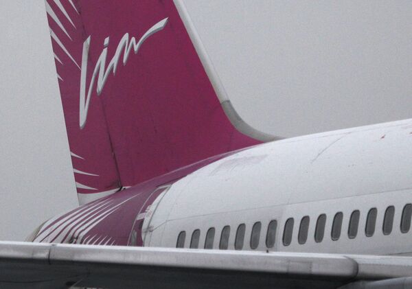 Название авиакомпании Vim-avia на хвостовой части самолета