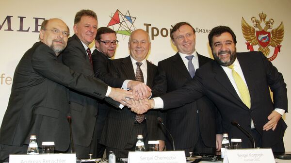 Подписание соглашения между представителями автоконцерна Daimler и ОАО КАМАЗ