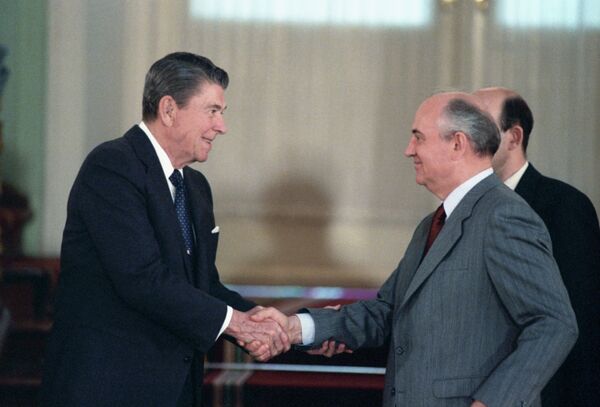 В СССР с официальным визитом прибыл Президент США Рональд Рейган