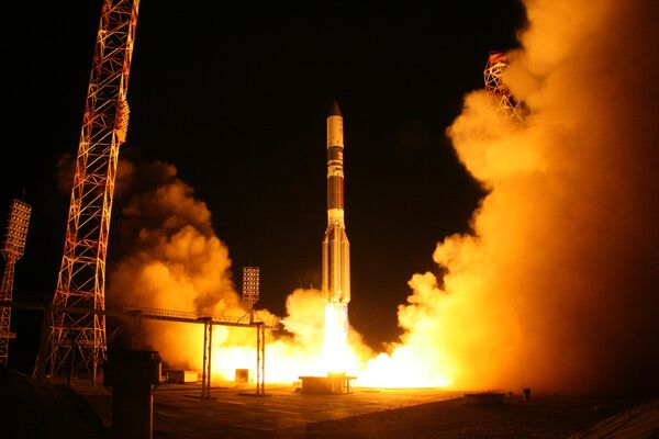 Запуск ракеты-носителя Протон-М со спутником связи Астра-2Е
